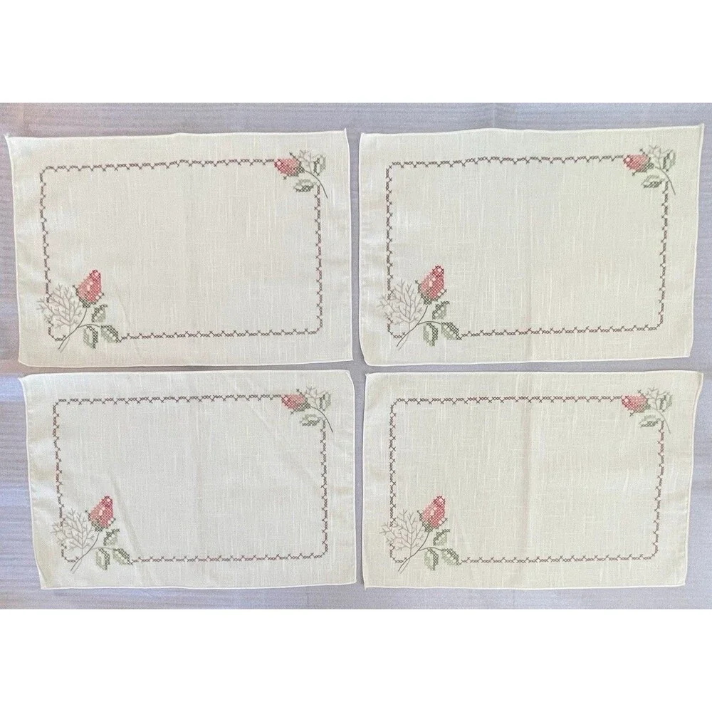 Cross-Stitch Doilies Placemats Set of 4 Floral Rose Buds Pale Yellow 19